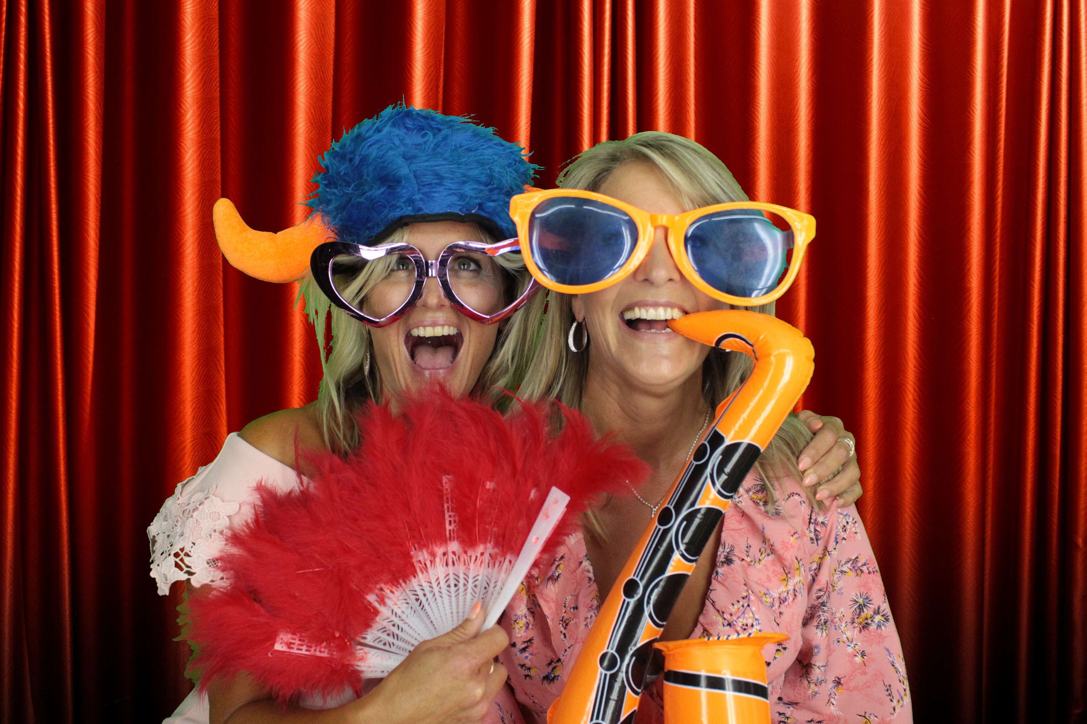 Scott & Tammy's Wedding | View more photos from the event at gallery.myphotoboothexperience.co.uk/u/MyPhotoBoothExperienceLtd/Scott-Tammys-Wedding